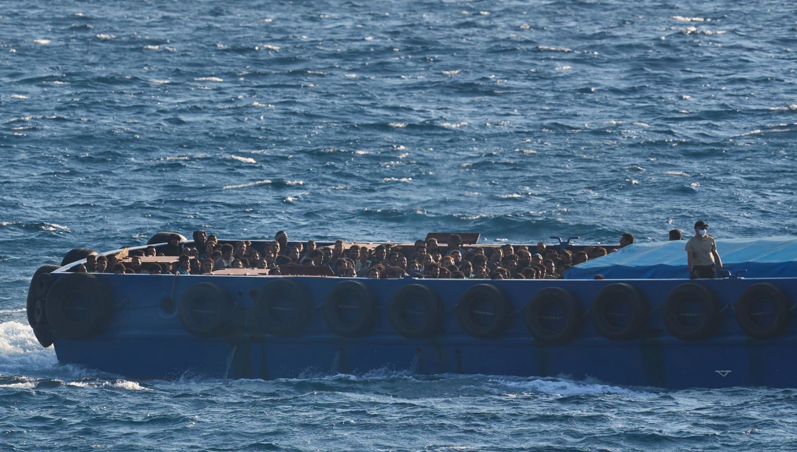 gocmen teknesinde yangin en az 50 kisi oldu 3L7QTgHy