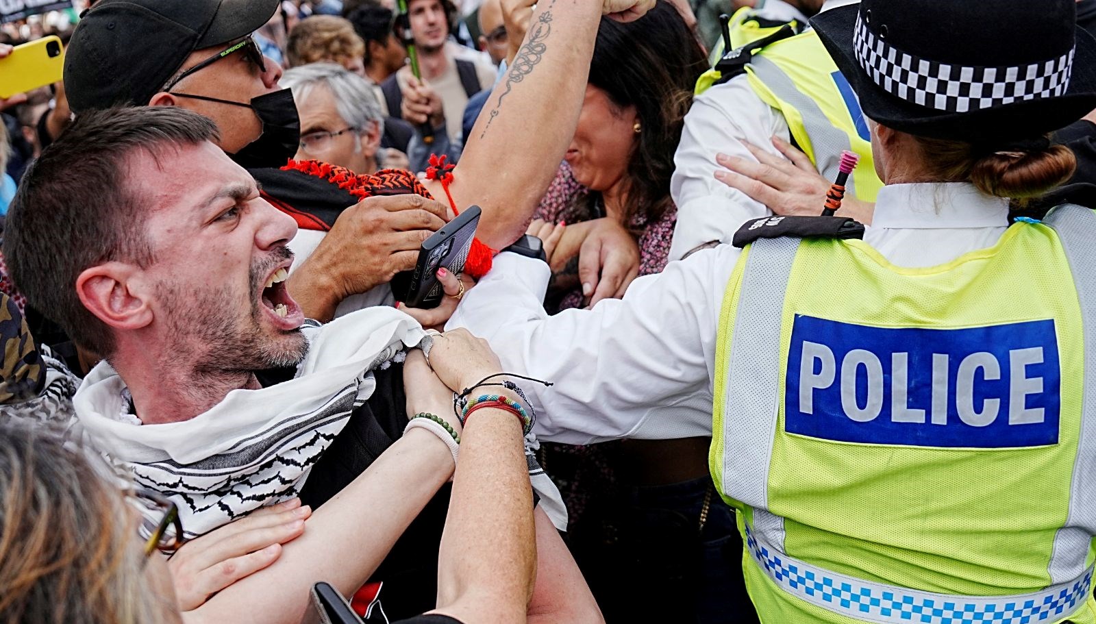 gozalti sayisi 890 ingilterede palestine action mudahalesi 4zFWSfLI