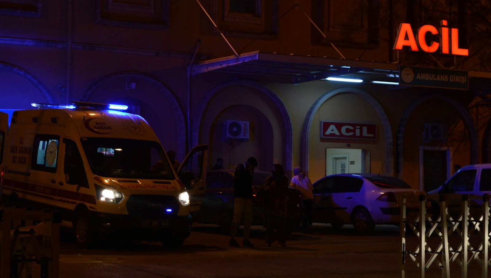 camura saplanan traktoru kurtarmaya calisirken oldu fJFfXKUu.jpg