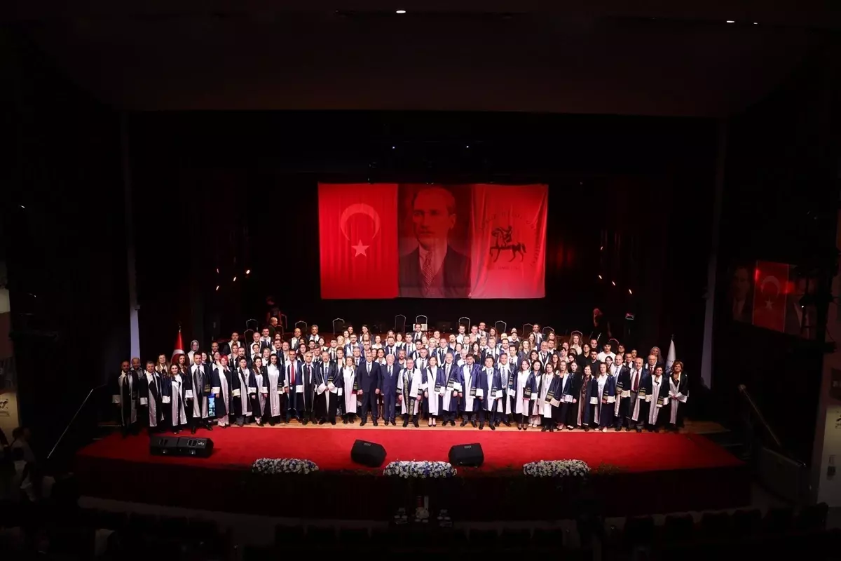 dokuz eylul universitesi 2025 2026 akademik yili acilis toreni gerceklesti BKG9dVEN.jpg