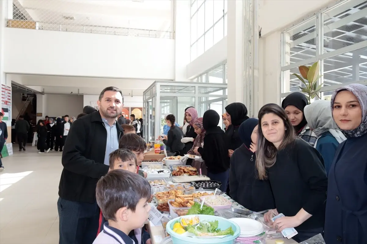 narmanda gazze icin yardim kermesi QdxkIsIp.jpg