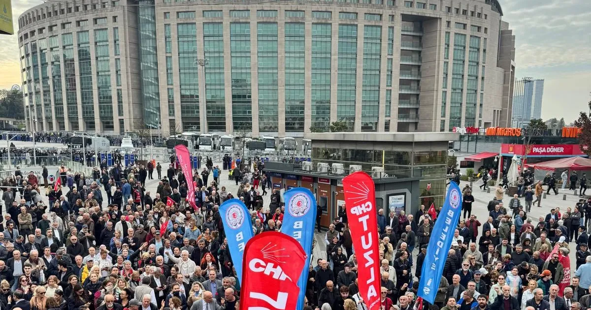 imamoglunun babasi ve ogluna yurtdisina cikis yasagi SrkIVbyN.webp