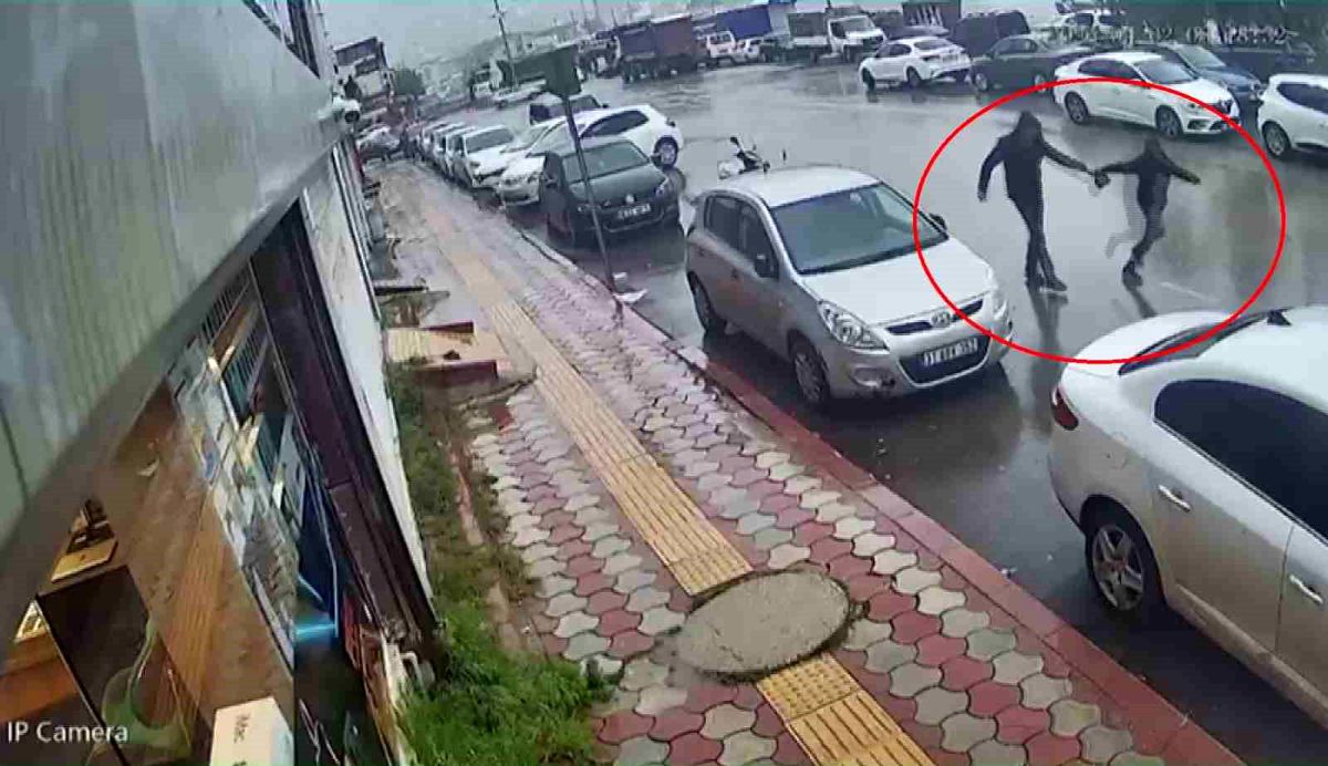 Kuyumcu, Kapkaççıyı Yakalamak İçin Metrelerce Koştu