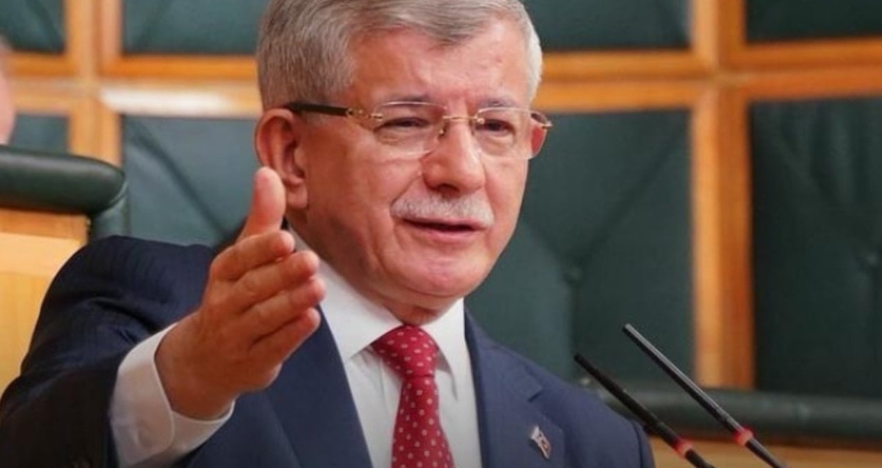 Ahmet Davutoğlu’ndan 23 Nisan Mesajı: “Kutlamalar İptal Edilsin” Talebi