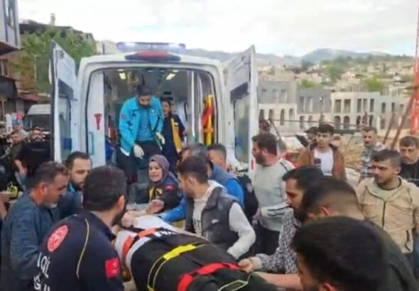 kahramanmarasta-yol-coktu-1-yarali-jWhNWGBM
